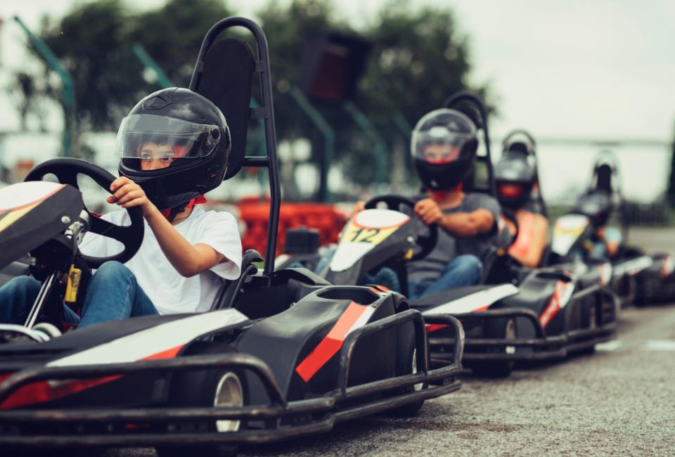 KARTING PARA DESPEDIDAS Incluye: 